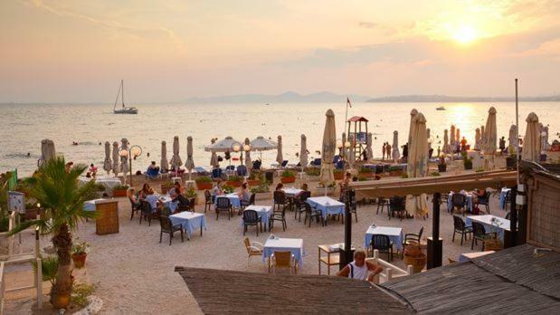 Appartement Seaside Sunset Walks à Athènes Extérieur photo